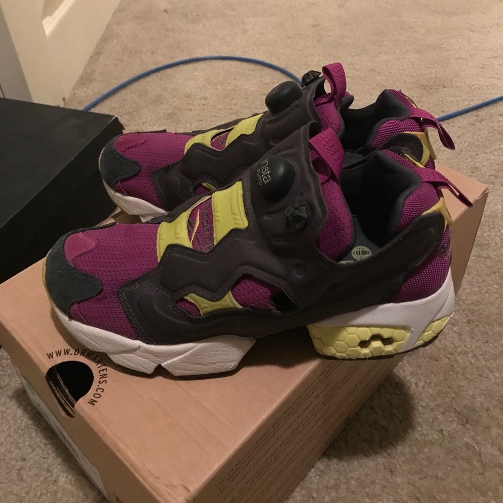 Puma insta pump. Yellow/ black/ purple
